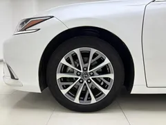 2022 Lexus ES 200 Excellence, белый — фото 4
