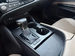 2022 Lexus ES 200 Excellence, белый — фото 9