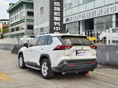 2023 Toyota RAV4 2.0L CVT 2WD, белый — фото 18