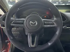 2021 Mazda Mazda3 2.0L AT, красный — фото 4