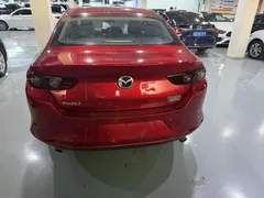 2021 Mazda Mazda3 2.0L AT, красный — фото 11