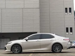 2021 Toyota Camry 2.5G Luxury — фото 4