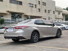 2021 Toyota Camry 2.5G Luxury — фото 5