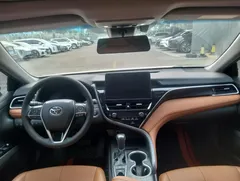 2021 Toyota Camry 2.5G Luxury — фото 16