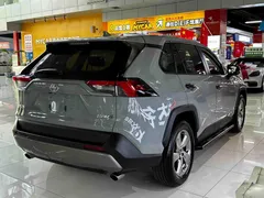 2022 Toyota RAV4 2.0L CVT 2WD Fashion Plus — фото 5