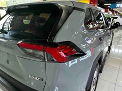 2022 Toyota RAV4 2.0L CVT 2WD Fashion Plus — фото 17