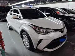 2023 Toyota C-HR 2.0L, белый — фото 2