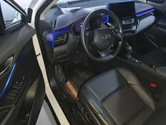 2023 Toyota C-HR 2.0L, белый — фото 3