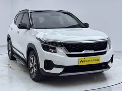 2021 Kia Seltos 1.5L CVT Trend, белый — фото 3