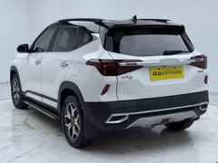2021 Kia Seltos 1.5L CVT Trend, белый — фото 4