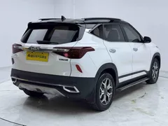 2021 Kia Seltos 1.5L CVT Trend, белый — фото 6