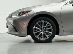 2022 Lexus ES 200 Excellence — фото 10