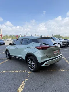 2023 Nissan Kicks 1.5L Luxury, зелёный — фото 6
