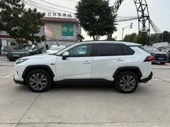 2023 Toyota RAV4 2.0L CVT 2WD 20th Anniversary Platinum, белый — фото 4