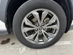2023 Toyota RAV4 2.0L CVT 2WD 20th Anniversary Platinum, белый — фото 6