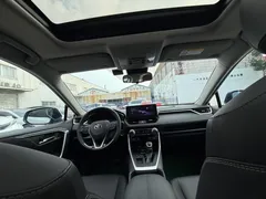 2023 Toyota RAV4 2.0L CVT 2WD 20th Anniversary Platinum, белый — фото 10