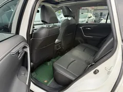 2023 Toyota RAV4 2.0L CVT 2WD 20th Anniversary Platinum, белый — фото 11