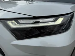 2023 Toyota RAV4 2.0L CVT 2WD 20th Anniversary Platinum, белый — фото 16
