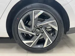 2023 Hyundai Elantra 1.5L CVT GLX Elite, белый — фото 14