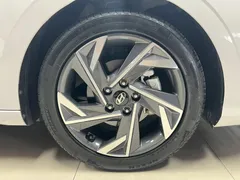 2023 Hyundai Elantra 1.5L CVT GLX Elite, белый — фото 16
