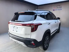 2023 Kia Seltos 1.5L IVT Luxury, белый — фото 4