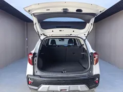 2023 Kia Seltos 1.5L IVT Luxury, белый — фото 9
