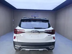 2021 Kia Seltos 1.5L CVT Trend, белый — фото 4