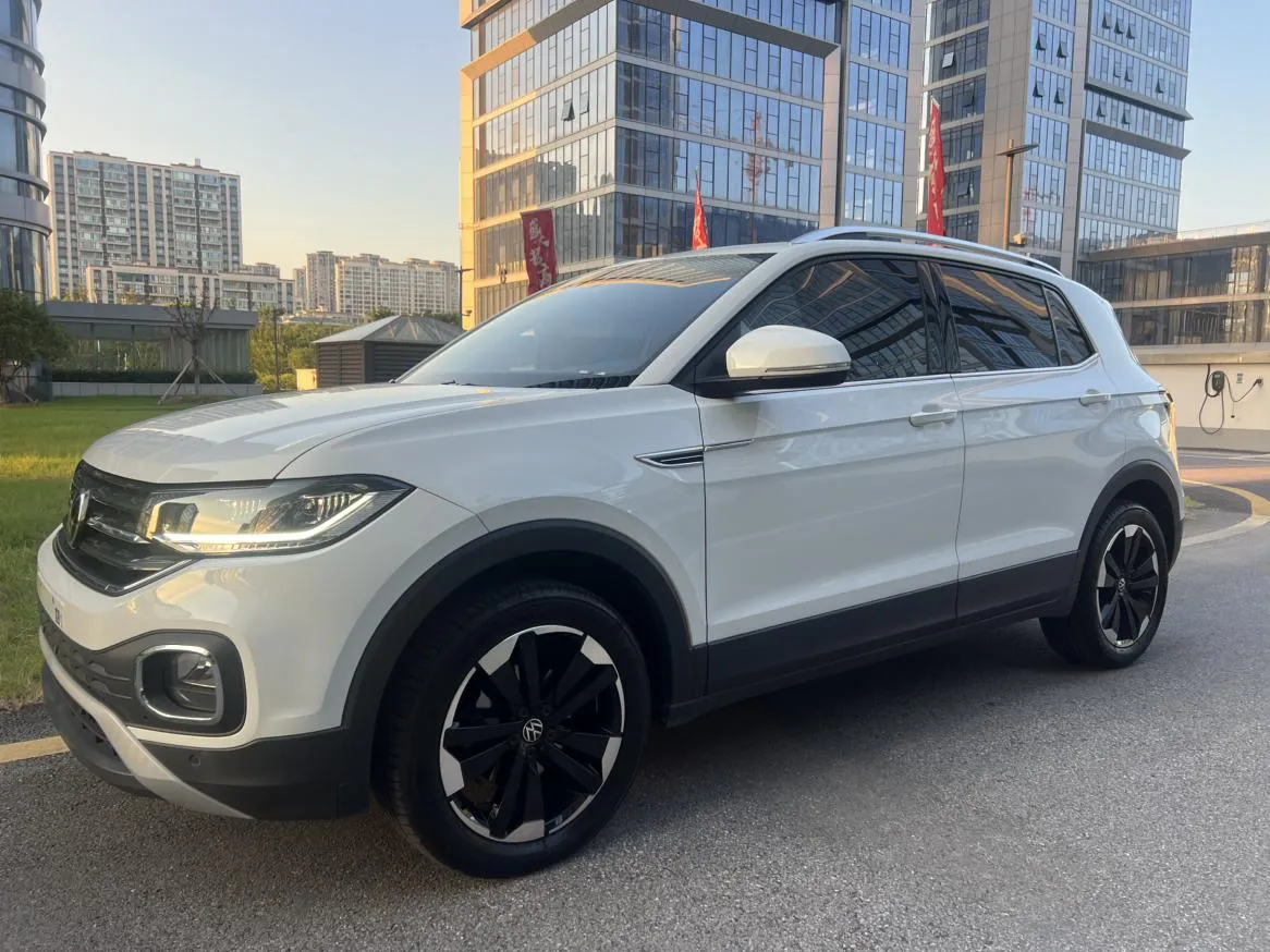 2021 Volkswagen Tacqua 1.5L AT