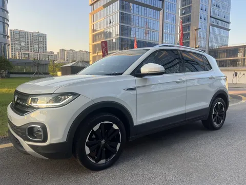 2021 Volkswagen Tacqua 1.5L AT