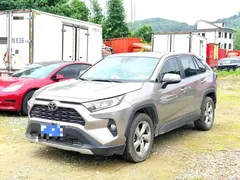 2023 Toyota RAV4 2.0L CVT 2WD Fashion Plus — фото 1
