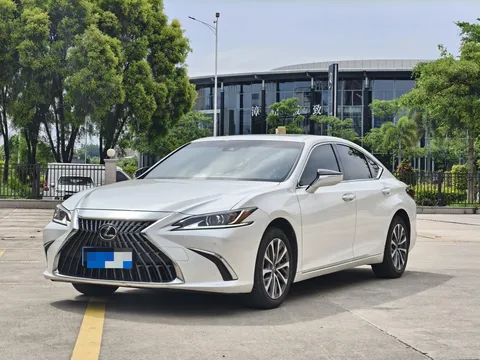 2022 Lexus ES 200 Excellence