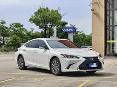 2022 Lexus ES 200 Excellence, белый — фото 3