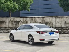 2022 Lexus ES 200 Excellence, белый — фото 4