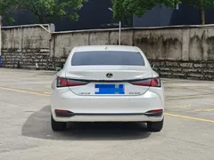 2022 Lexus ES 200 Excellence, белый — фото 5