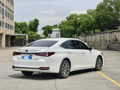 2022 Lexus ES 200 Excellence, белый — фото 6
