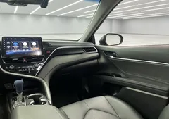 2021 Toyota Camry 2.5G Luxury, чёрный — фото 12