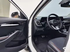 2023 Kia Seltos 1.5L IVT Luxury, белый — фото 10