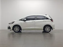 2021 Honda Fit 1.5L CVT, белый — фото 4
