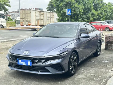 2023 Hyundai Elantra 1.5L CVT LUX Premium