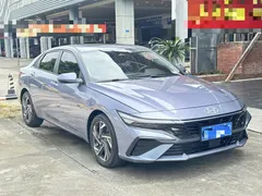 2023 Hyundai Elantra 1.5L CVT LUX Premium — фото 3