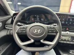 2023 Hyundai Elantra 1.5L CVT LUX Premium, белый — фото 11