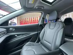 2023 Hyundai Elantra 1.5L CVT LUX Premium, белый — фото 16