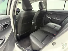 2022 Toyota Yaris L Zhixuan X 1.5L CVT Leading Plus, белый — фото 17