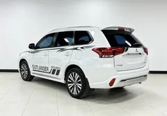 2021 Mitsubishi Outlander 2.0L 2WD 5 Seats, белый — фото 4