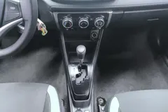 2022 Toyota Yaris L Zhixuan X 1.5L CVT Leading Plus, белый — фото 16