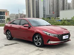 2022 Hyundai Elantra 1.5L CVT LUX Premium, красный — фото 3