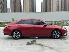 2022 Hyundai Elantra 1.5L CVT LUX Premium, красный — фото 8