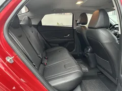2022 Hyundai Elantra 1.5L CVT LUX Premium, красный — фото 20