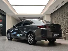 2021 Mazda Mazda3 2.0L AT — фото 19