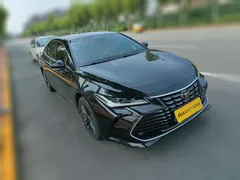 2022 Toyota Avalon 2.0L XLE Premium, чёрный — фото 3